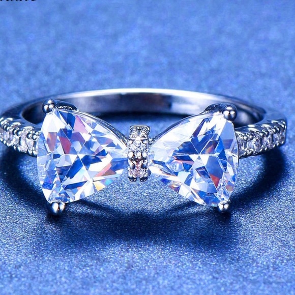 925 Sterling Silver Filled  Four-Claw Bow Ring - Picture 2 of 6